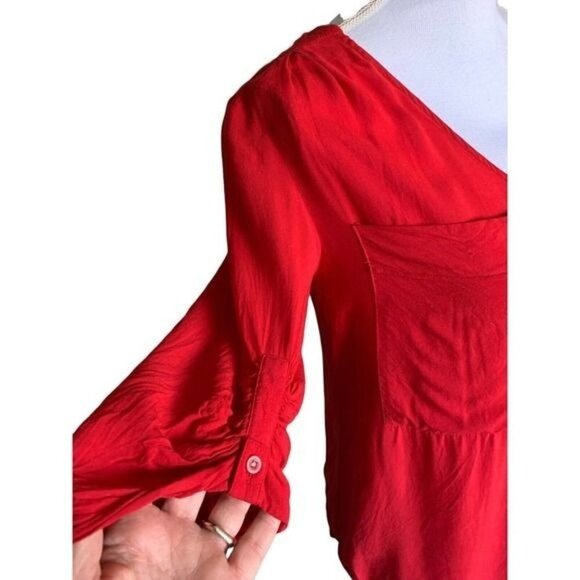 Anthropologie Maeve Top Size XSmall Red Tab Roll 3/4 Sleeve Hi Lo Hemline - Picture 4 of 9